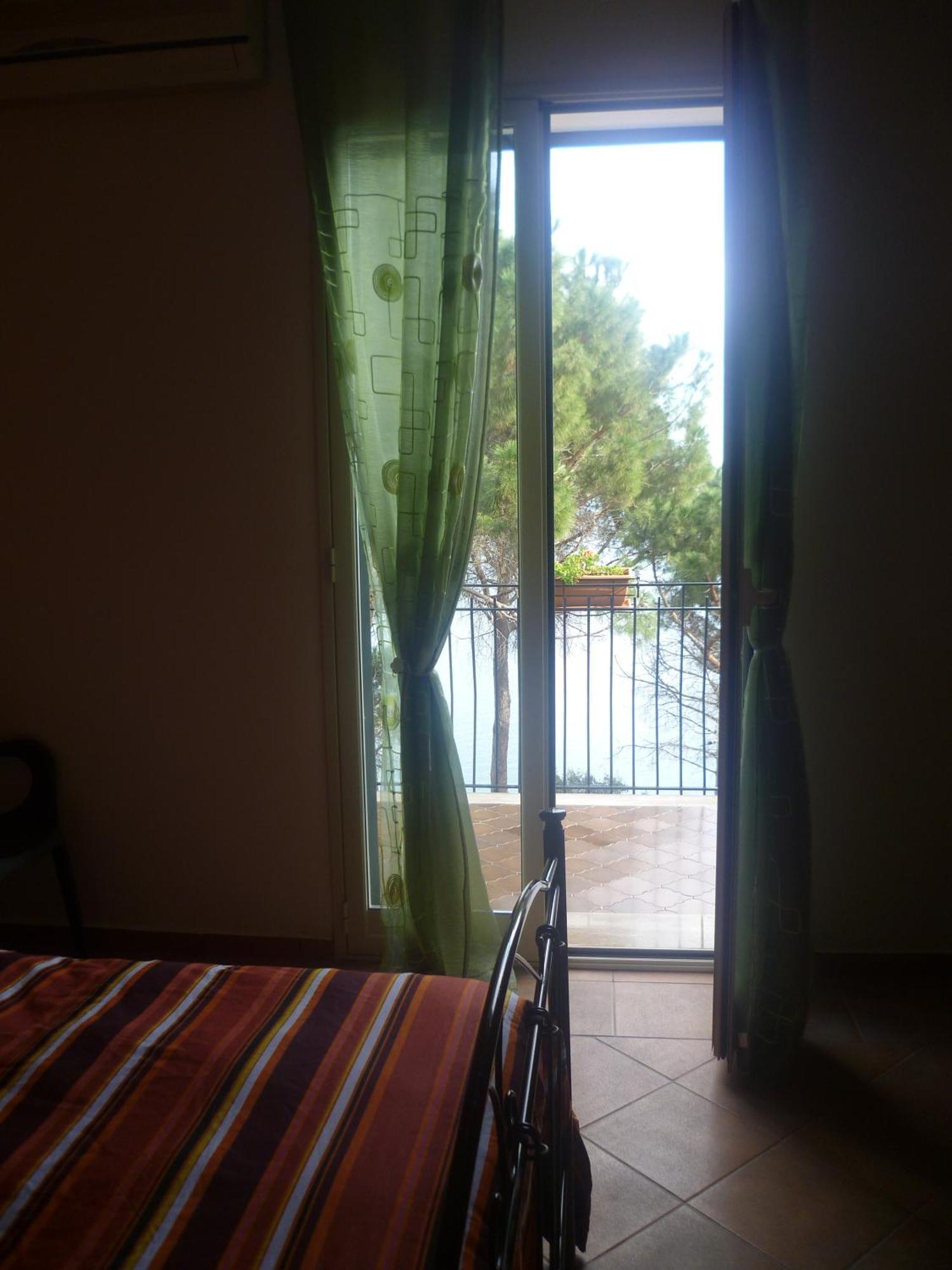 Alba Tra I Pini B&B Cefalú Habitación foto