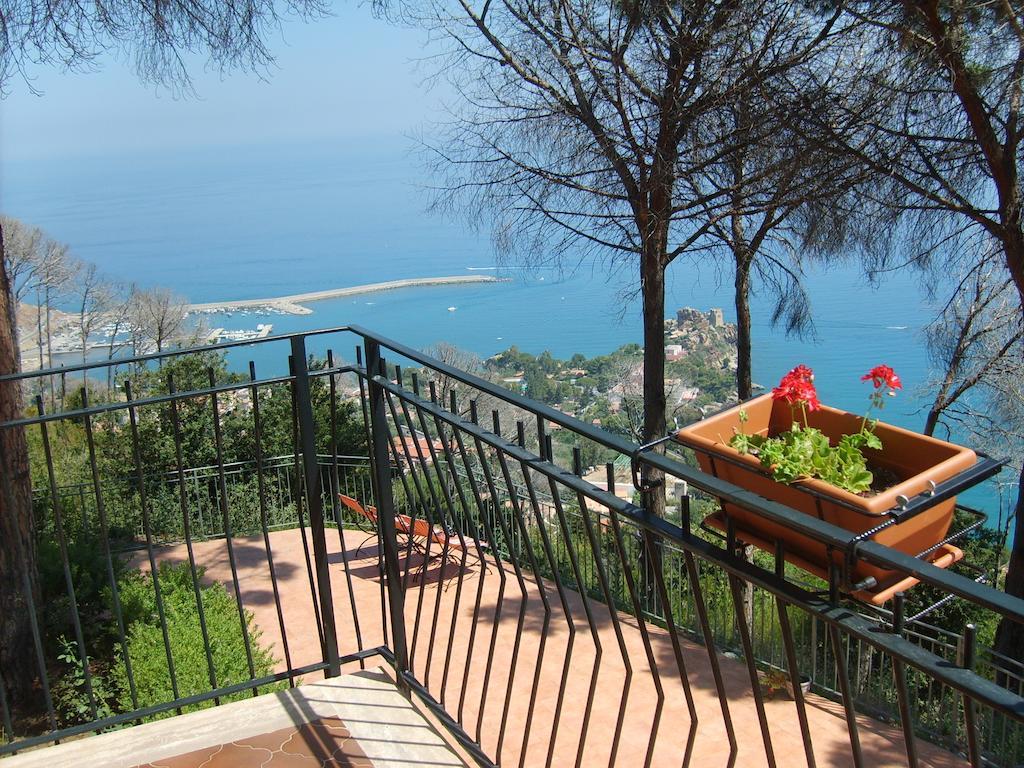 Alba Tra I Pini B&B Cefalú Habitación foto